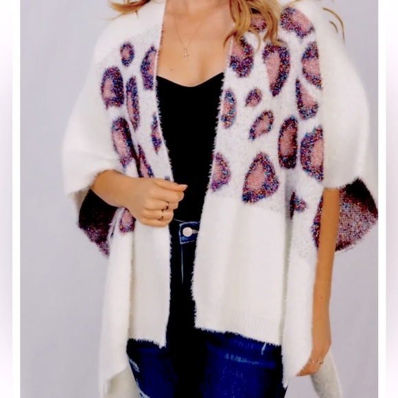 Anthropologie Sweaters - NWOT Anthropologie Kenzie Leopard Shimmer Wrap